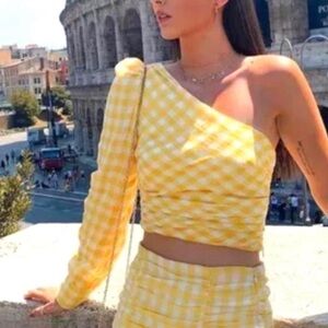 Zara one shoulder plaid Blouse Size Medium